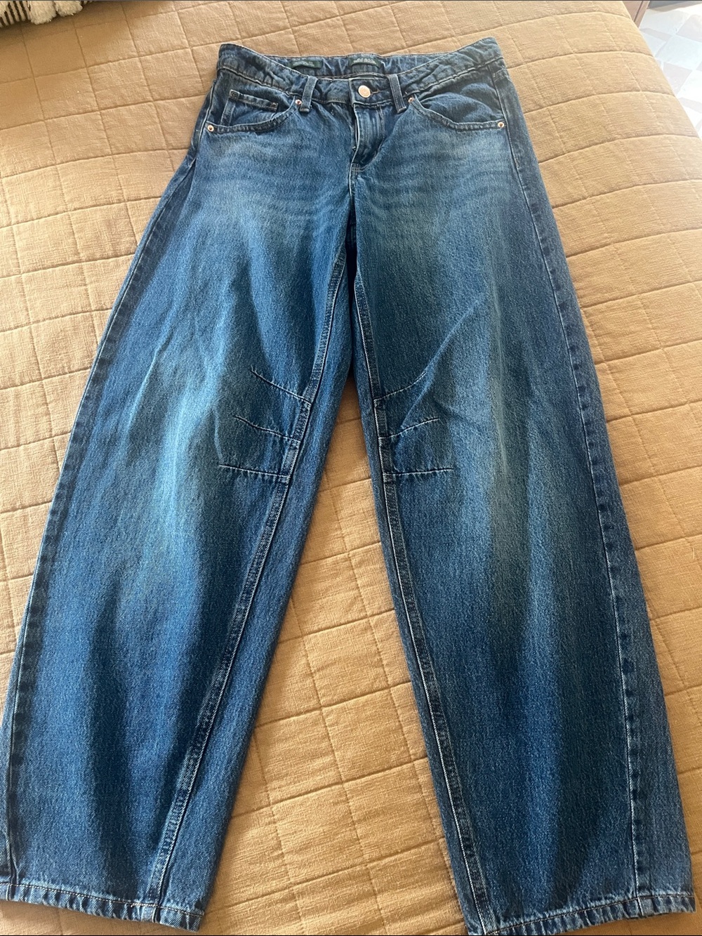 Mid rise barrel Denim Jeans